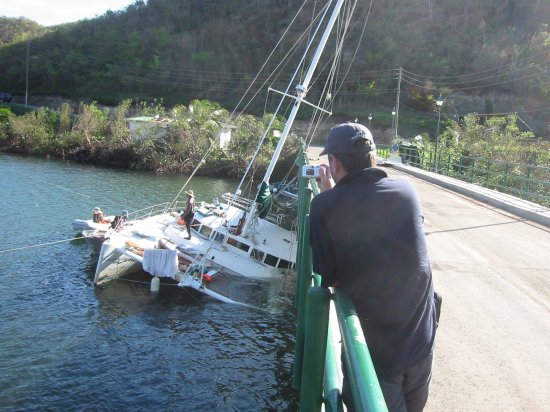 VELERO ATASCADO  IMAGENES FOTOS TRANSPORTE